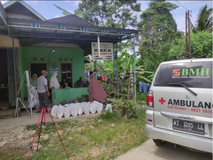 BMH Tebar 50 Paket Sembako Bantu Lansia Dhuafa dan Rumah Qur’an